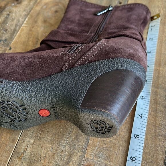 Blondo Waterproof Heeled Zip-up Booties size 7.5 Brown Suede - Picture 7 of 10